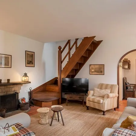 Casa Da Cebola By An Island *